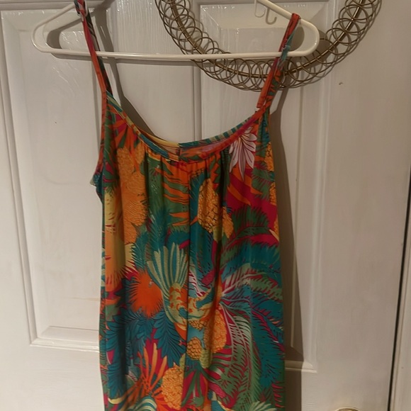 Beautiful jumper, size large, no tags, adjustable straps. Pockets - Picture 4 of 6